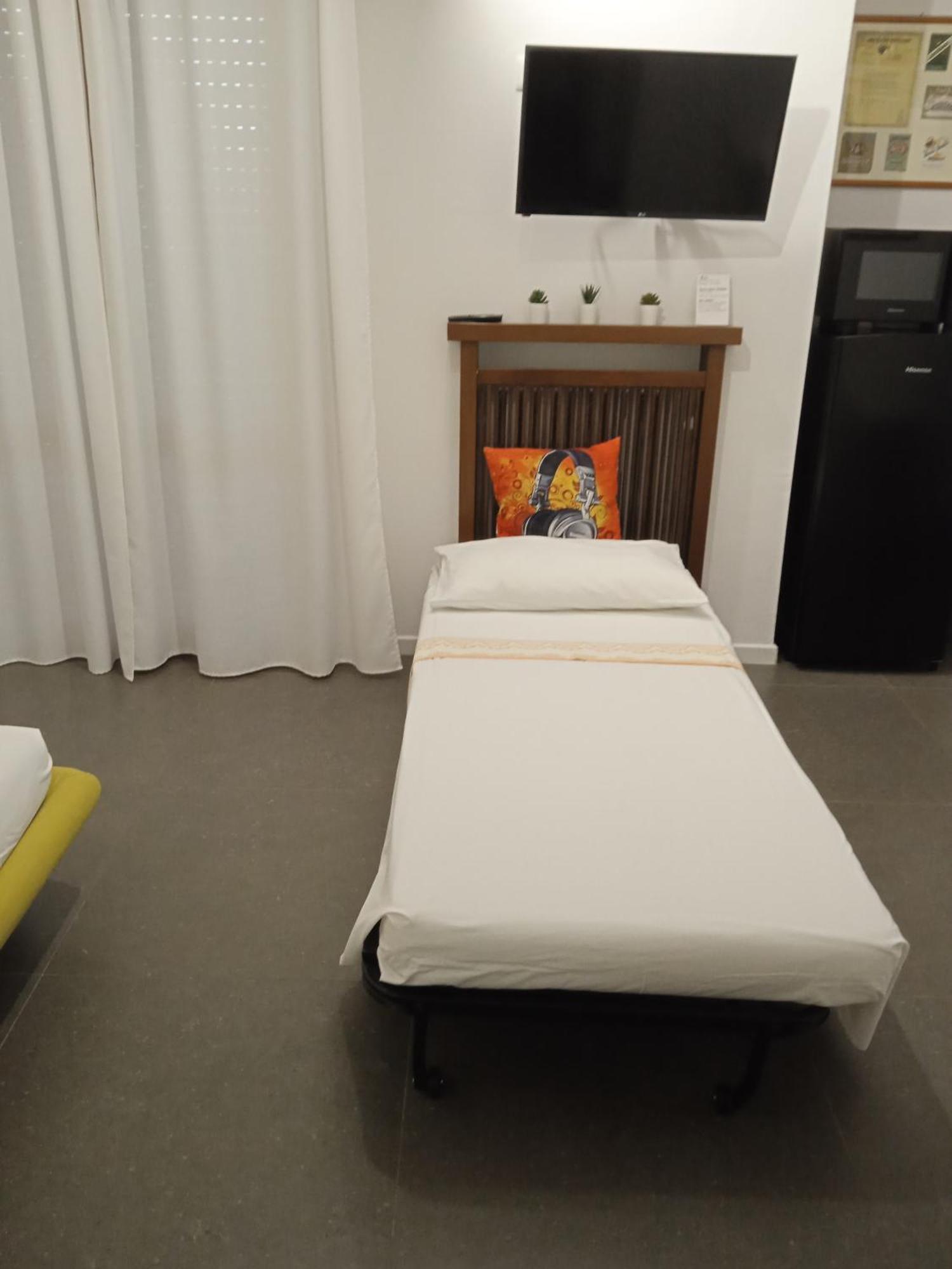 Casa Bonatti Hotel Пескиера дел Гарда Стая снимка